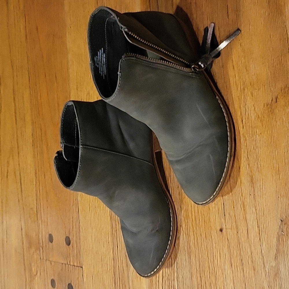 TUCKER & TATE half boot.